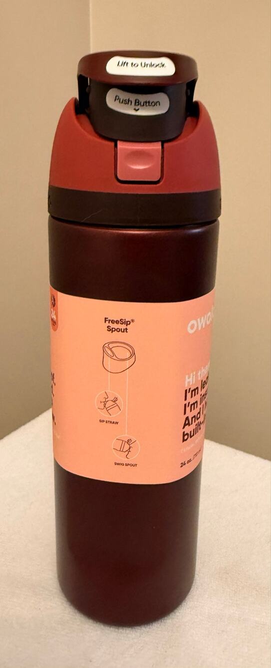 Owala FreeSip insulated stainless steel water bottle "Poinsettia" metallic red